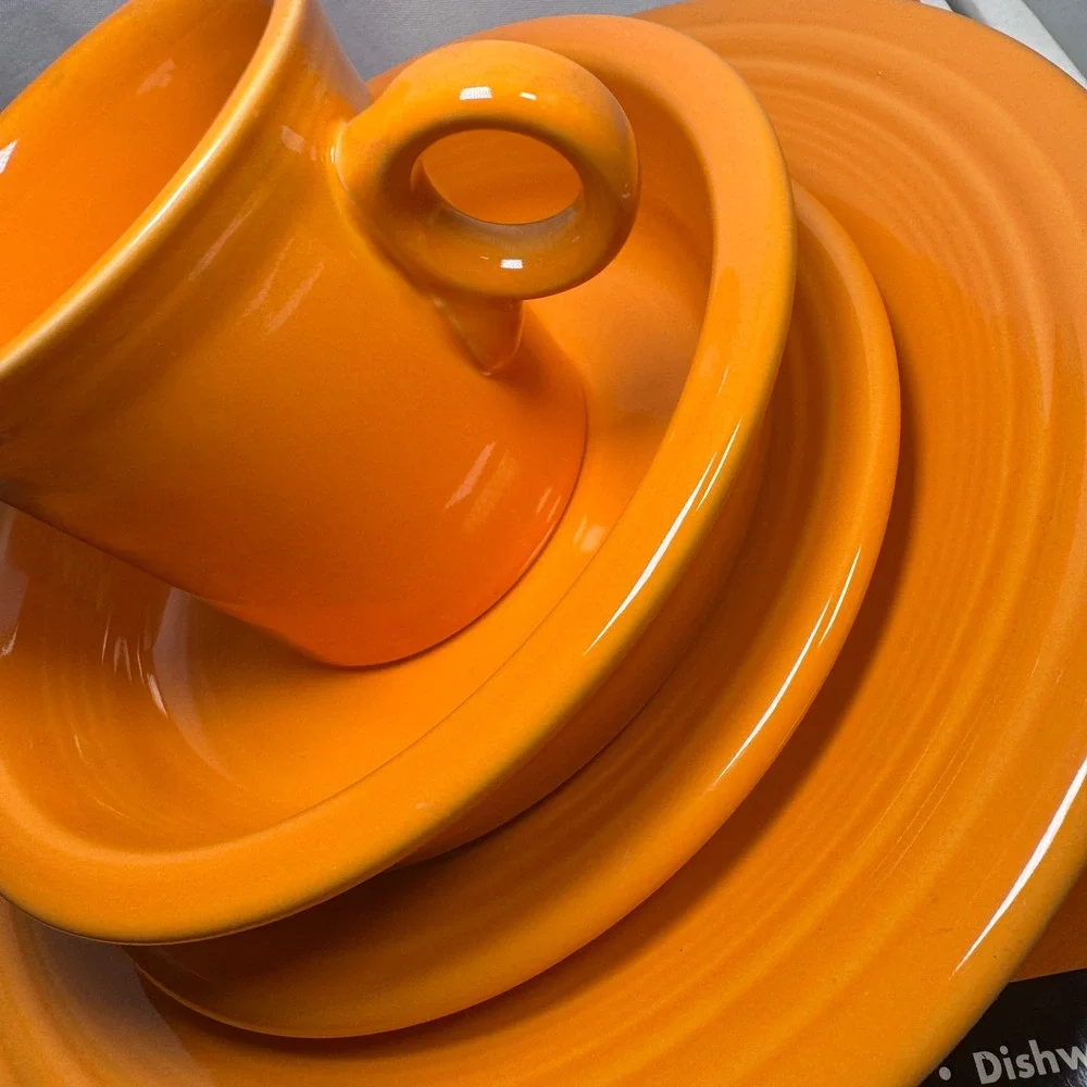 Fiesta Tangerine 4 Piece Place Setting Homer Laughlin China Orange 831 325 NEW